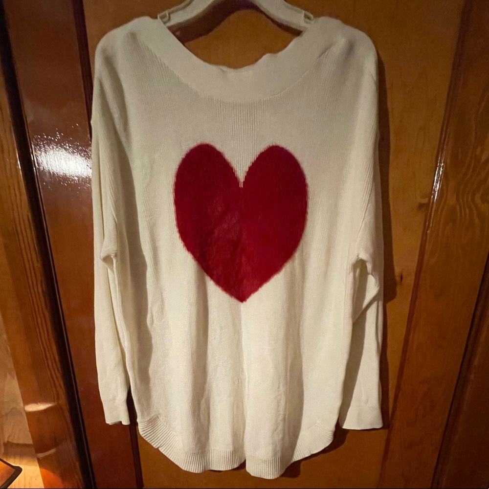 Cozy🥰 Oversized Knitted Sweater W/ Fuzzy Intarsia Heart♥️ - Picture 5 of 8